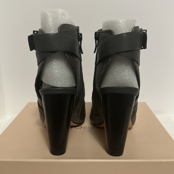 NWOT BCBGeneration Jezebelle Distressed Crocodile Dye Grey Open Back Bootie 9.5 - Picture 4 of 6